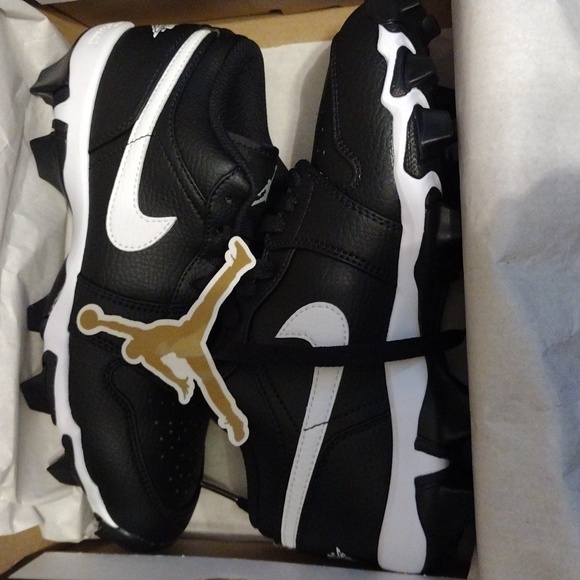 NWT Jordon 1 Low Youth Cleat size 4.5Y - Picture 7 of 9